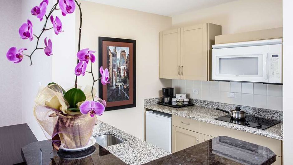 Campus Tower Suite Hotel Suite