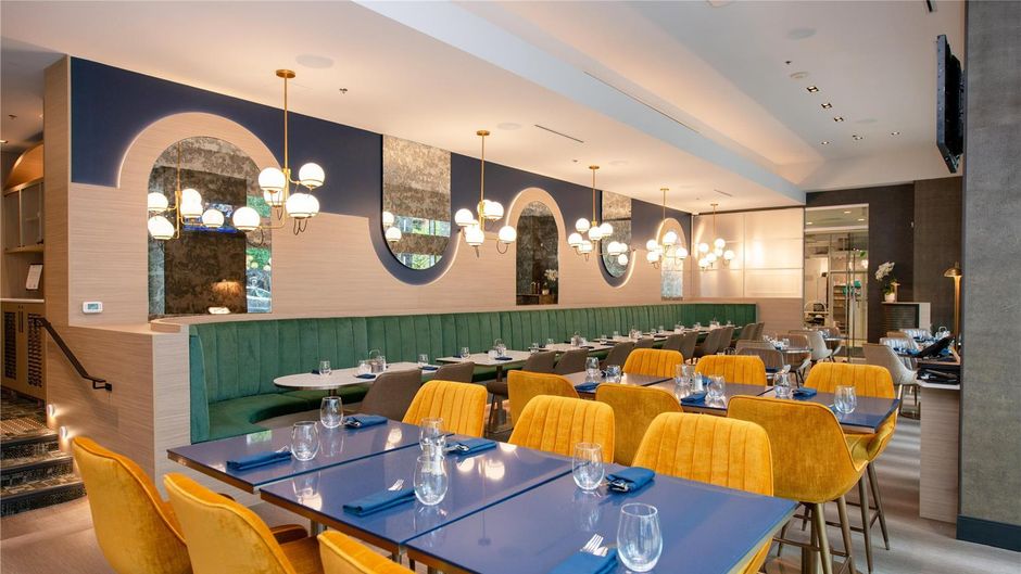Coast Coal Harbour Hotel Restaurant