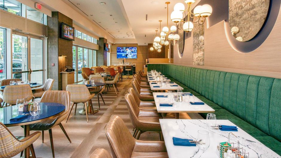 Coast Coal Harbour Hotel Restaurant