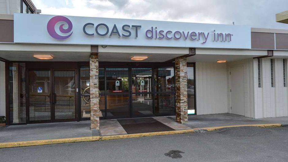 The Coast Discovery Inn and Marina Exterior