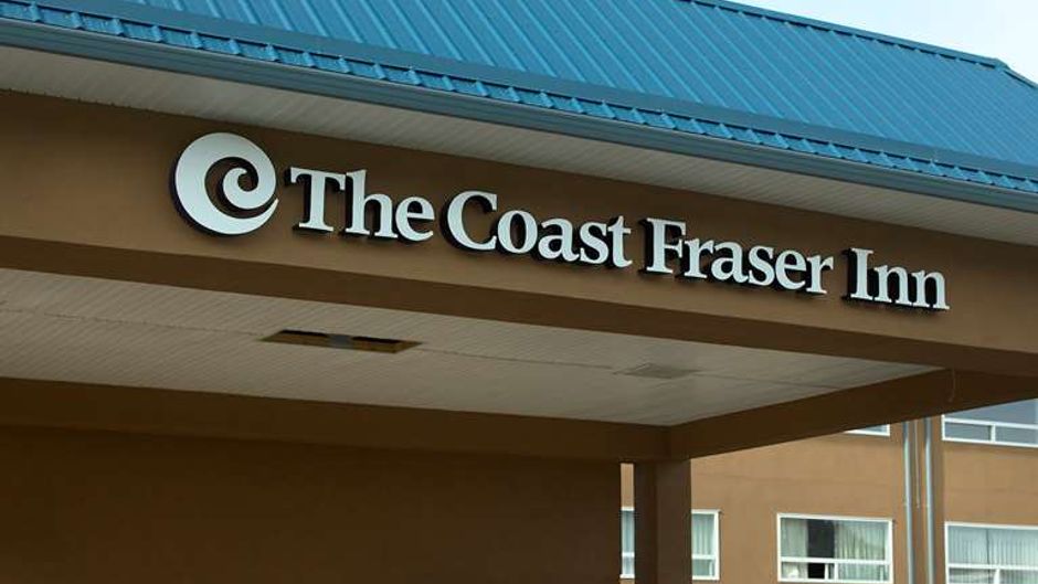 Coast Fraser Inn Exterior