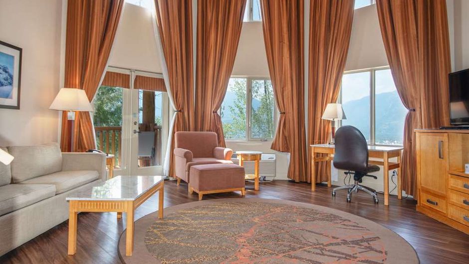 Coast Hillcrest Hotel Suite