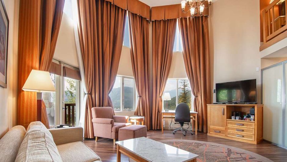 Coast Hillcrest Hotel Suite