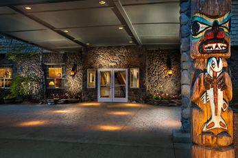 Coast International Inn