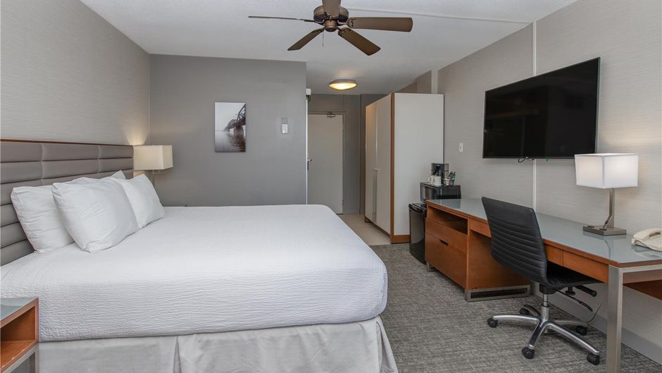 Coast Prince George Hotel by APA Room