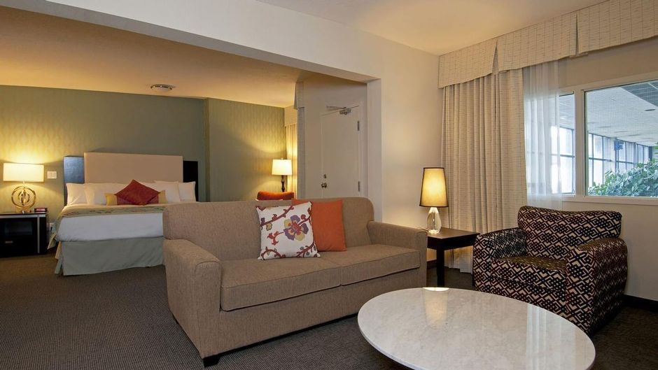Coast Kamloops Hotel & Conference Centre Room