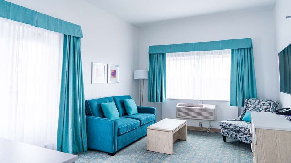 Coast Hotel & Convention Center Langley Suite