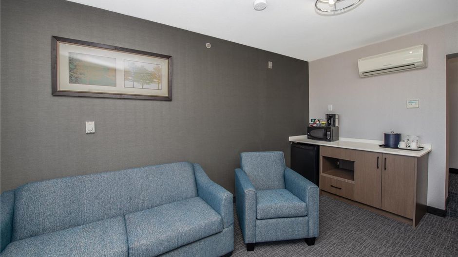 Coast Lethbridge Hotel & Conference Ctr Room