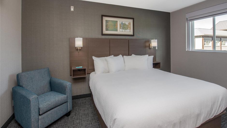 Coast Lethbridge Hotel & Conference Ctr Room