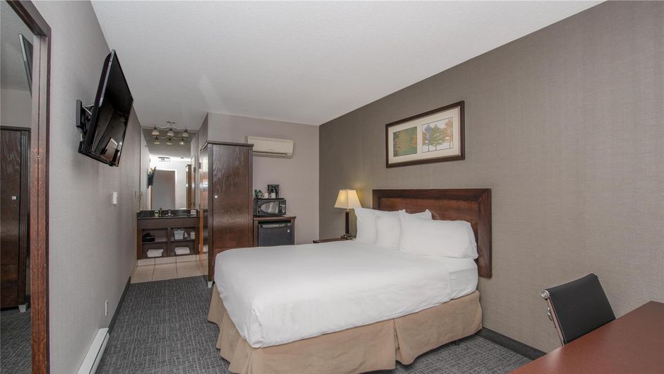 Coast Lethbridge Hotel & Conference Ctr Room