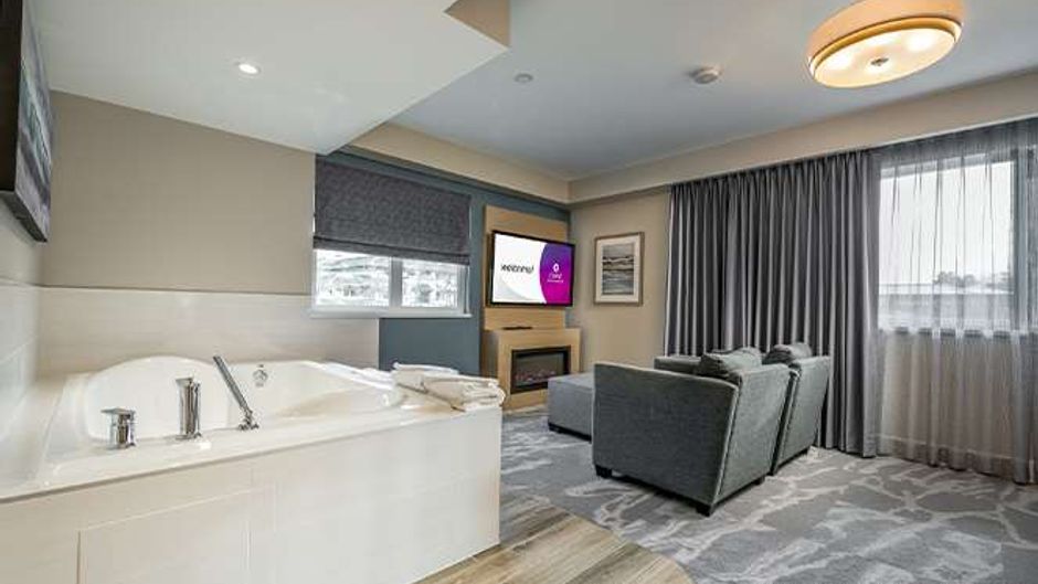 Coast Tsawwassen Inn Room