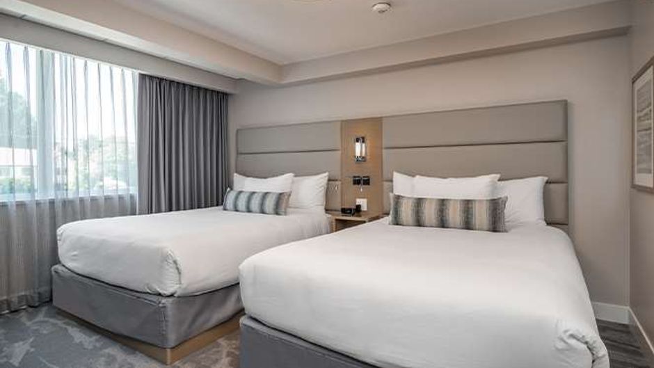 Coast Tsawwassen Inn Suite
