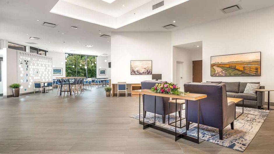 Coast Tsawwassen Inn Lobby