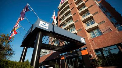 Coast Victoria Hotel & Marina by APA