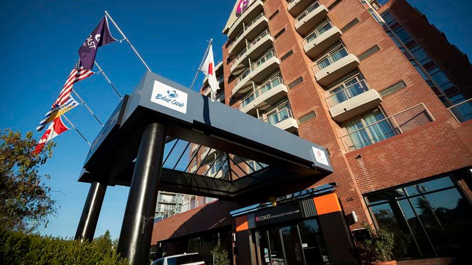 Coast Victoria Hotel & Marina by APA Exterior