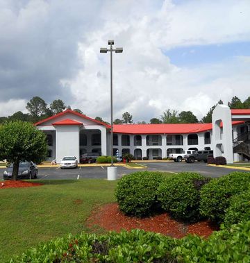 Country Hearth Inn & Suites
