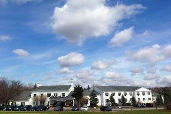 Aurora Inn Hotel & Event Center