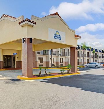 Days Inn & Suites Tampa Near Ybor City