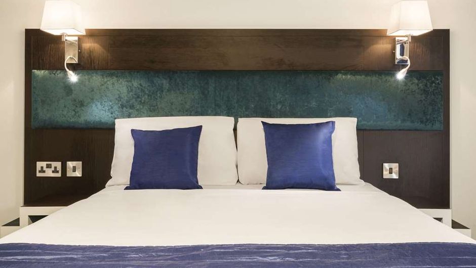 Ramada Oxford M40 Room