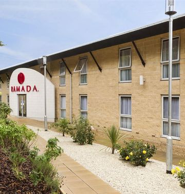 Ramada Oxford M40