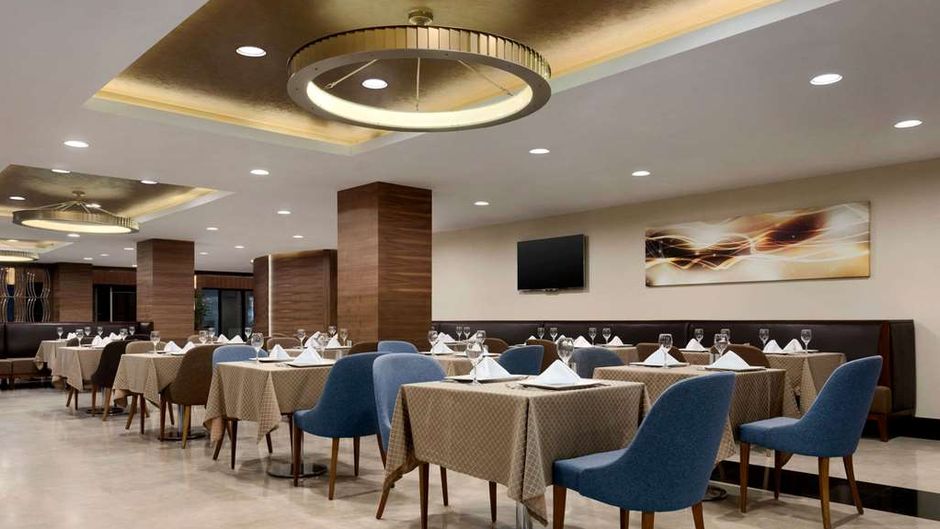 Ramada By Wyndham Elazig Restaurant