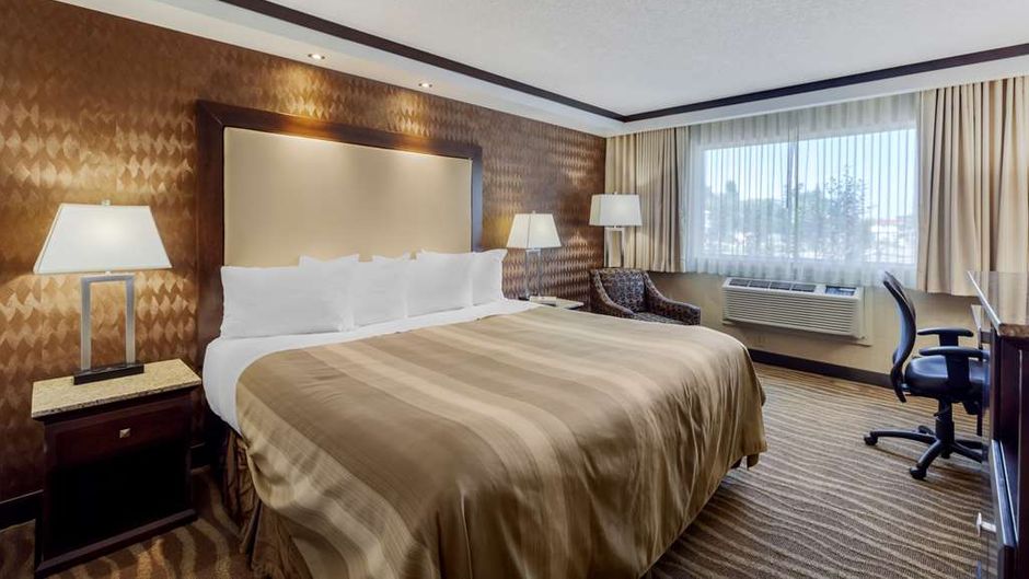 Best Western Plus Edmonton Airport Room