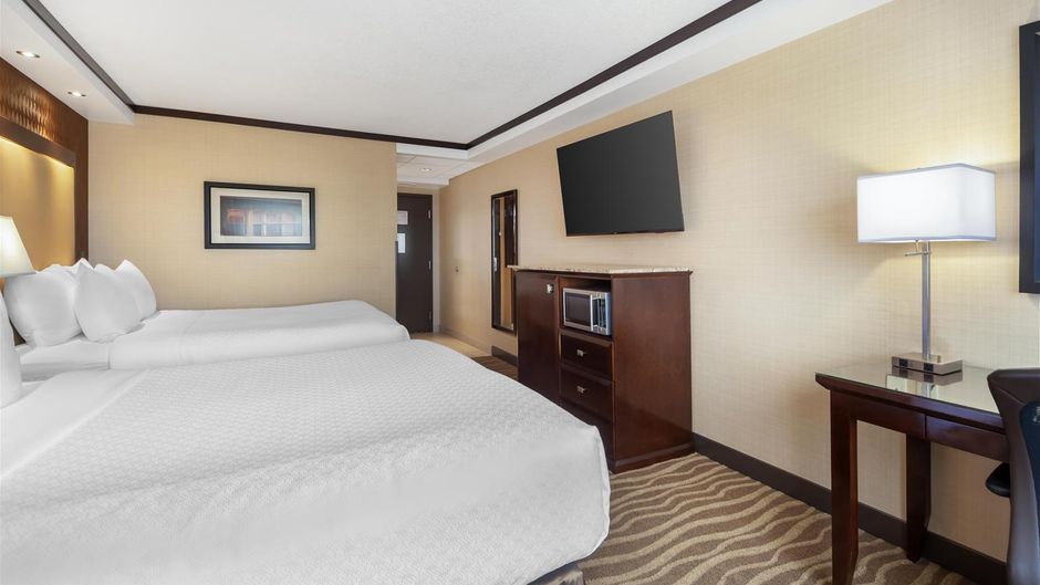 Best Western Plus Edmonton Airport Room