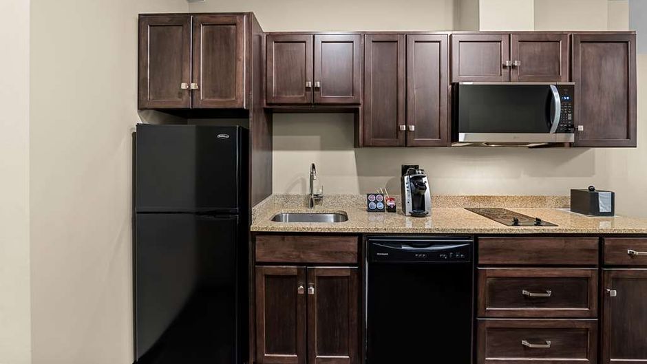 Best Western Plus Lacombe Inn & Suites Suite