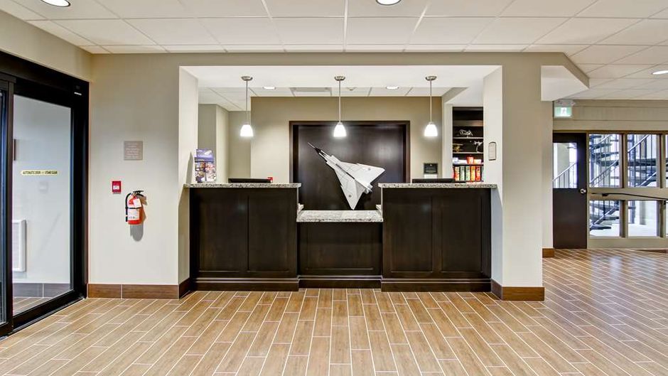 Best Western London Airport Inn Lobby