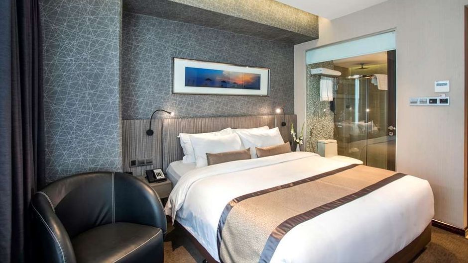 Best Western Plus Maple Leaf Room