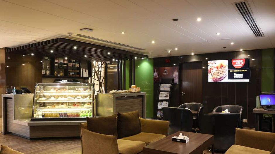 Best Western Plus Maple Leaf Lobby
