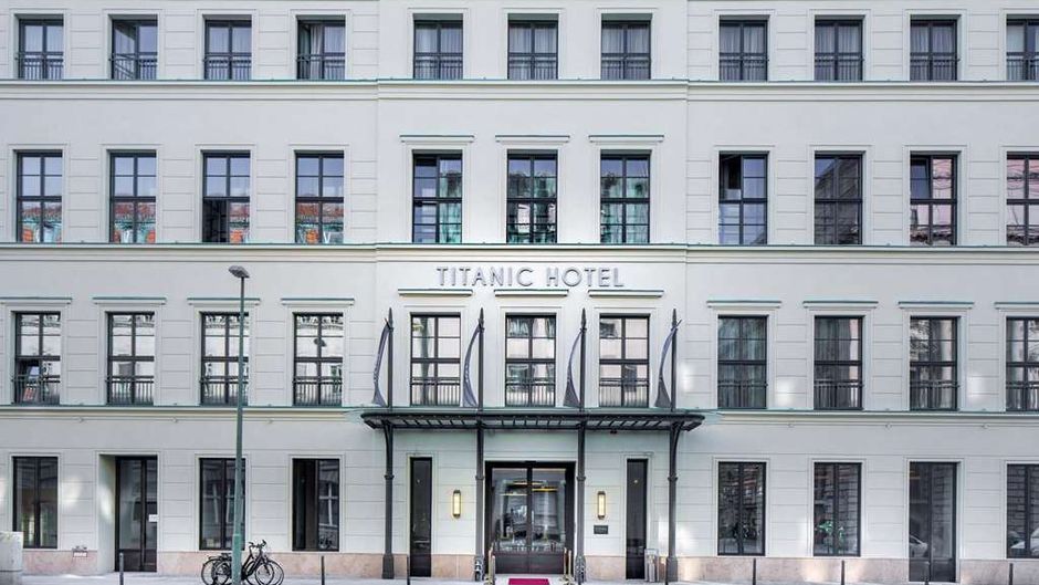 Titanic Gendarmenmarkt Berlin Exterior
