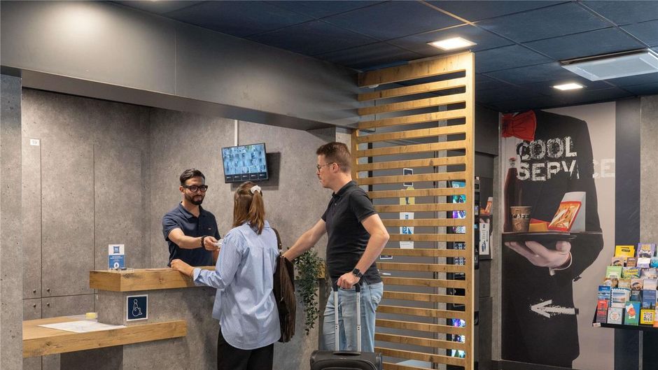 Ibis Budget Lyon Caluire Exterior