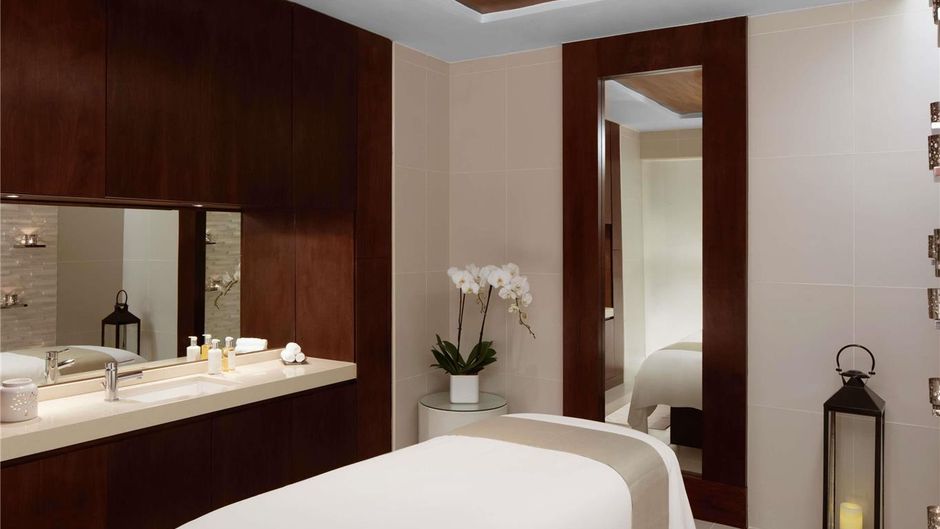 Pullman Dubai Creek City Centre Hotel Spa
