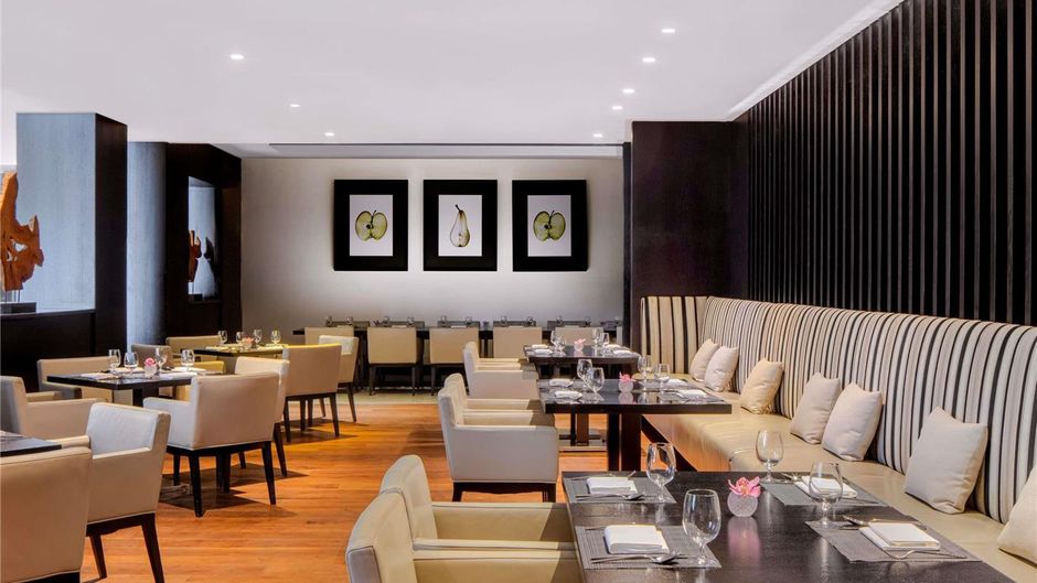 Pullman Dubai Creek City Centre Hotel Restaurant