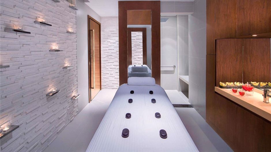 Pullman Dubai Creek City Centre Hotel Spa