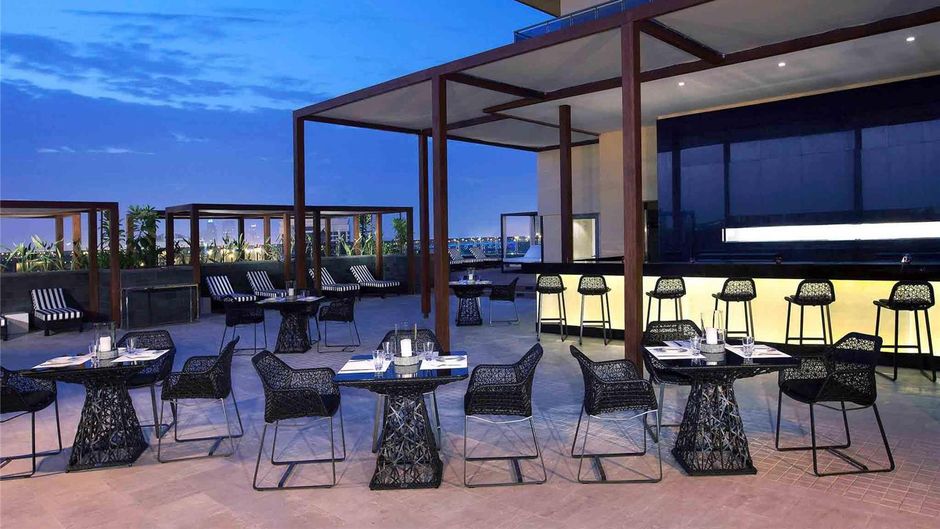 Pullman Dubai Creek City Centre Hotel Pool