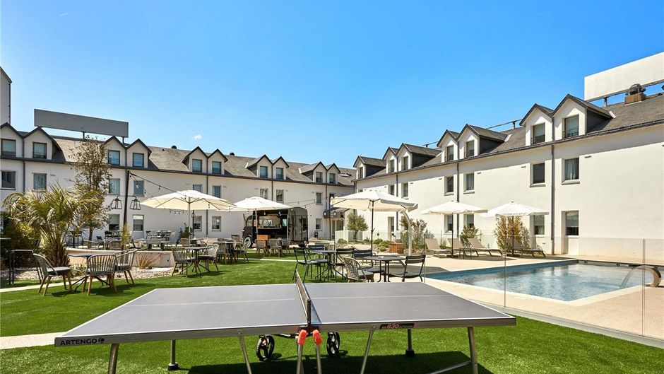 Ibis Budget La Roche Sur Yon Pool