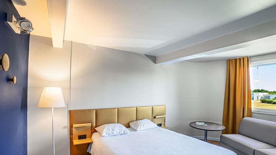 Ibis Budget La Roche Sur Yon Exterior