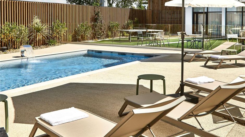Ibis Budget La Roche Sur Yon Pool