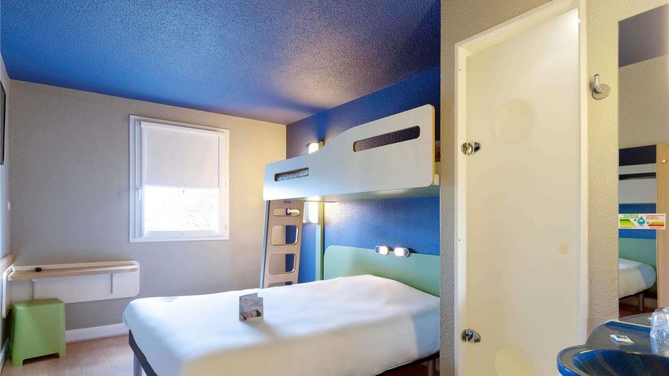Ibis Budget La Roche Sur Yon Exterior