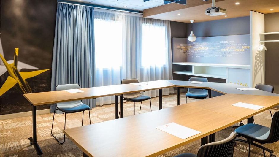 Ibis Troyes Centre Meeting
