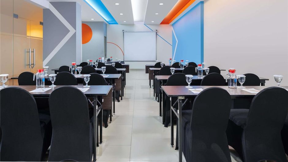 Ibis Budget Jakarta  Cikini Exterior