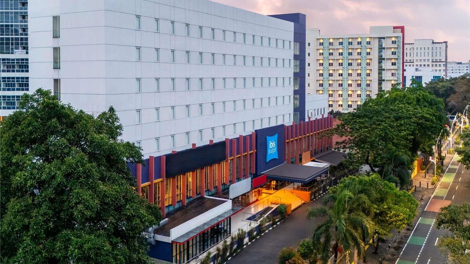 Ibis Budget Jakarta  Cikini Exterior