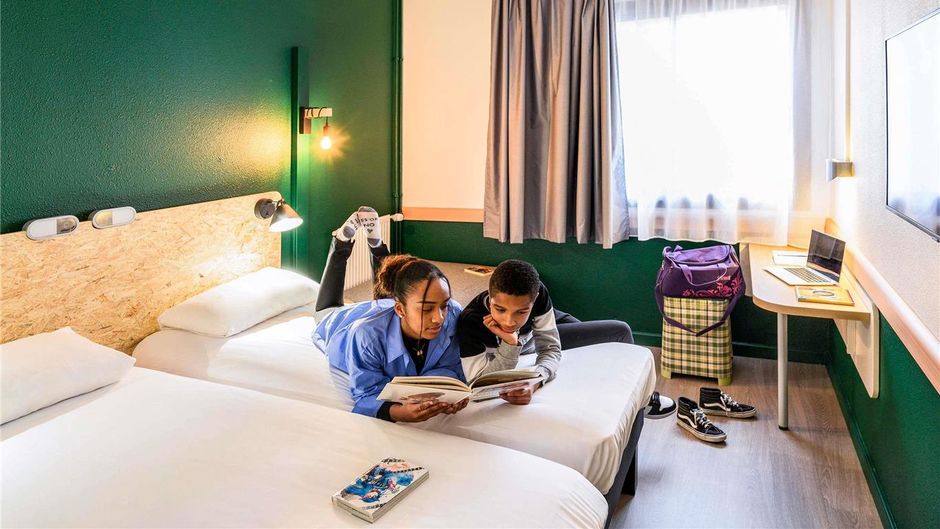 Greet Hotel Evreux Centre Room