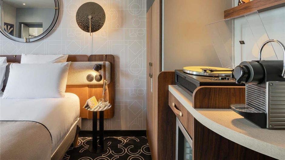 Mercure Paris Opera Grands Boulevard Htl Room