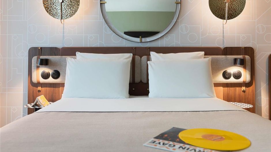 Mercure Paris Opera Grands Boulevard Htl Room