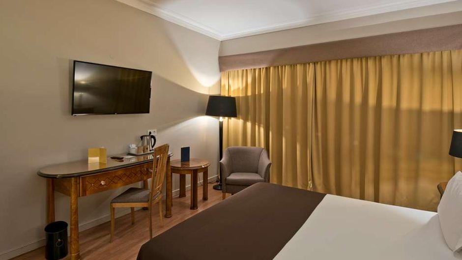 Golden Tulip Porto Gaia Suite