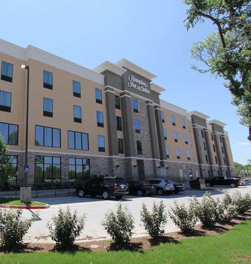 Hampton Inn & Suites-Dallas Market Ctr