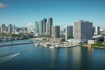 Doubletree by Hilton Grand Biscayne Bay